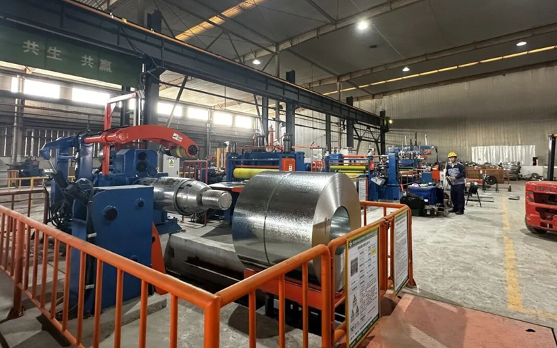 精准切割，智造未来——泰州分公司1300型纵剪分条机成功进入试生产，开启降本增效新篇章